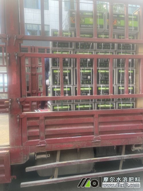 根聚地濃縮滴灌肥裝車 根聚地濃縮滴灌肥裝車